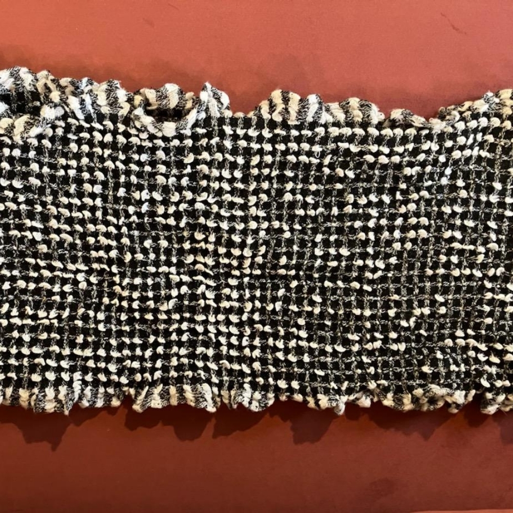 💥Black and white scarf